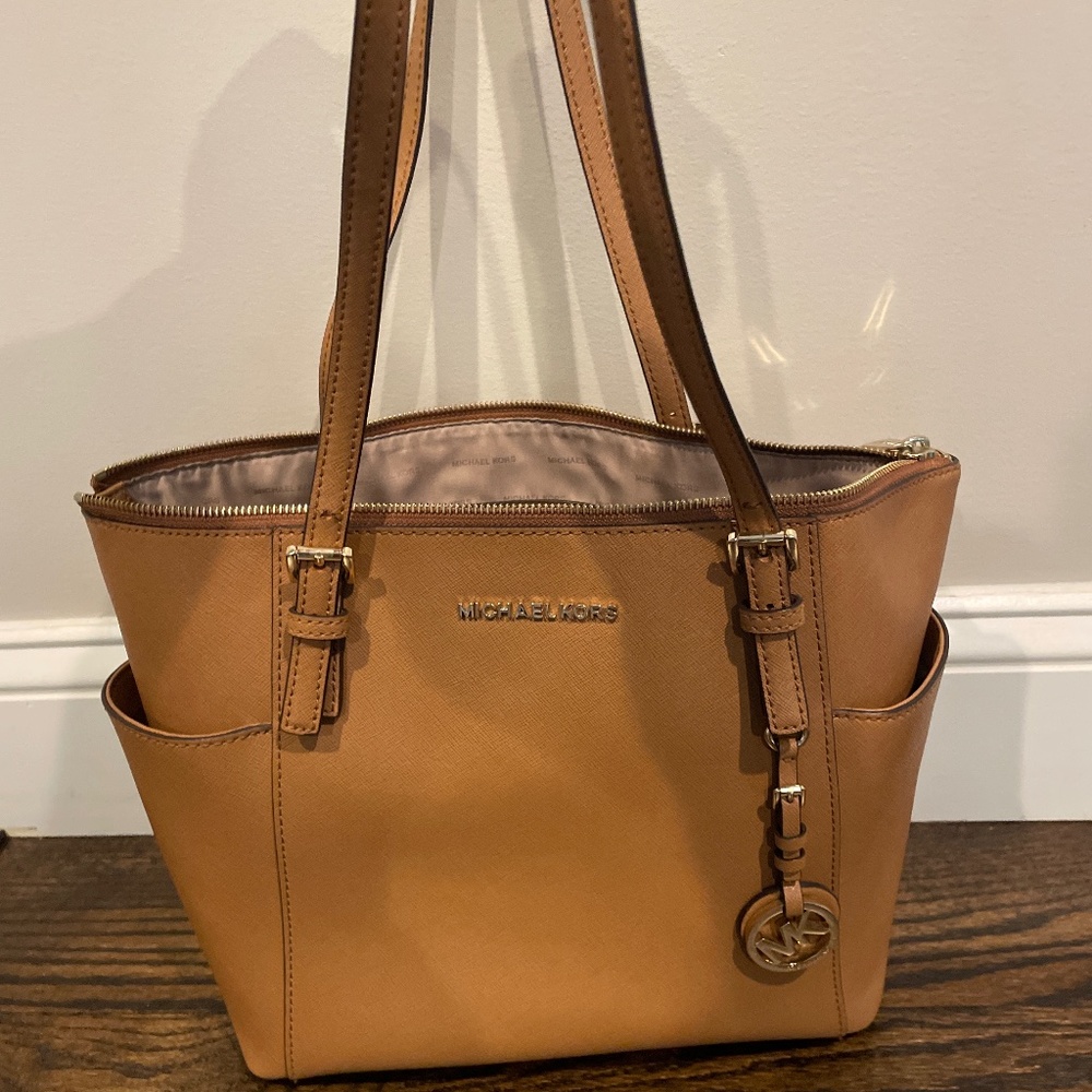 Michael Kors Jet Set East West Top Zip Tote